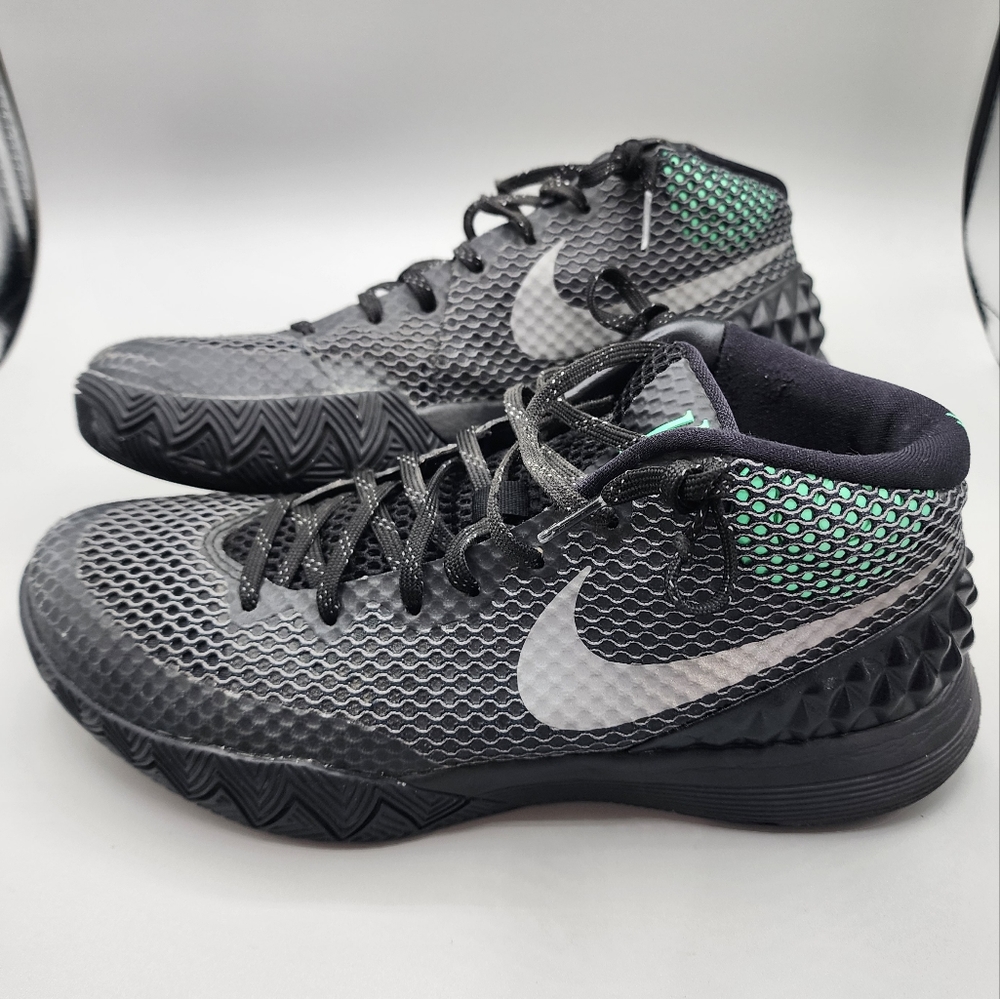 Size 8 - Nike Kyrie 1 Drive Way 705277-001 Basketball Sneakers.‎ Rare
